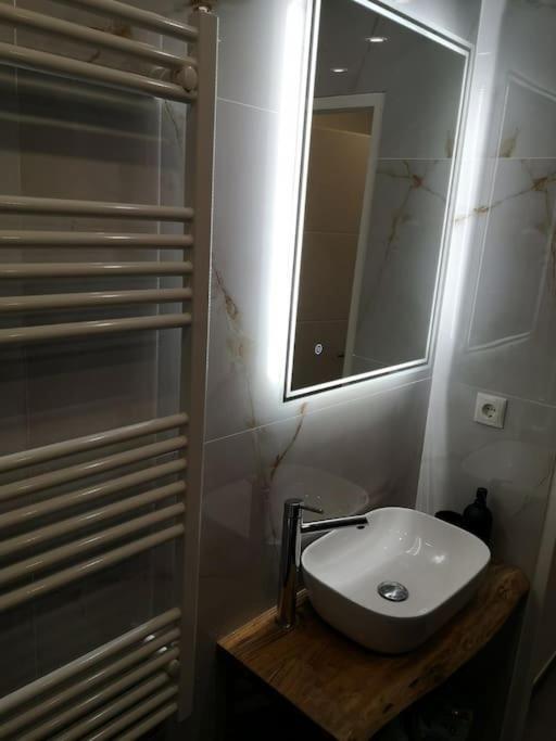 Cozy Renovated Apartment Close To Schoenbrunn Palace Viena Exterior foto